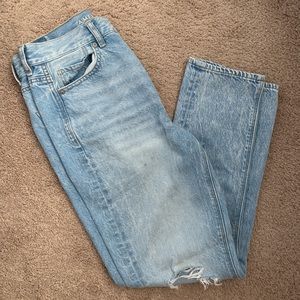 Light Blue American Eagle Mom Jeans